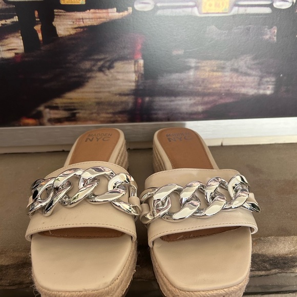 White espadrille sandals - Picture 3 of 4